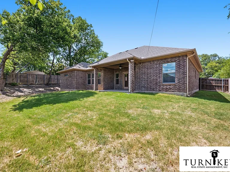 8009 Bangor Dr — Photo 25