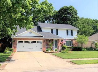 2026 Broadmoor Ln, Columbus, IN 47203