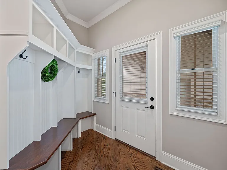 7715 Cathedral Hill Dr — Photo 18