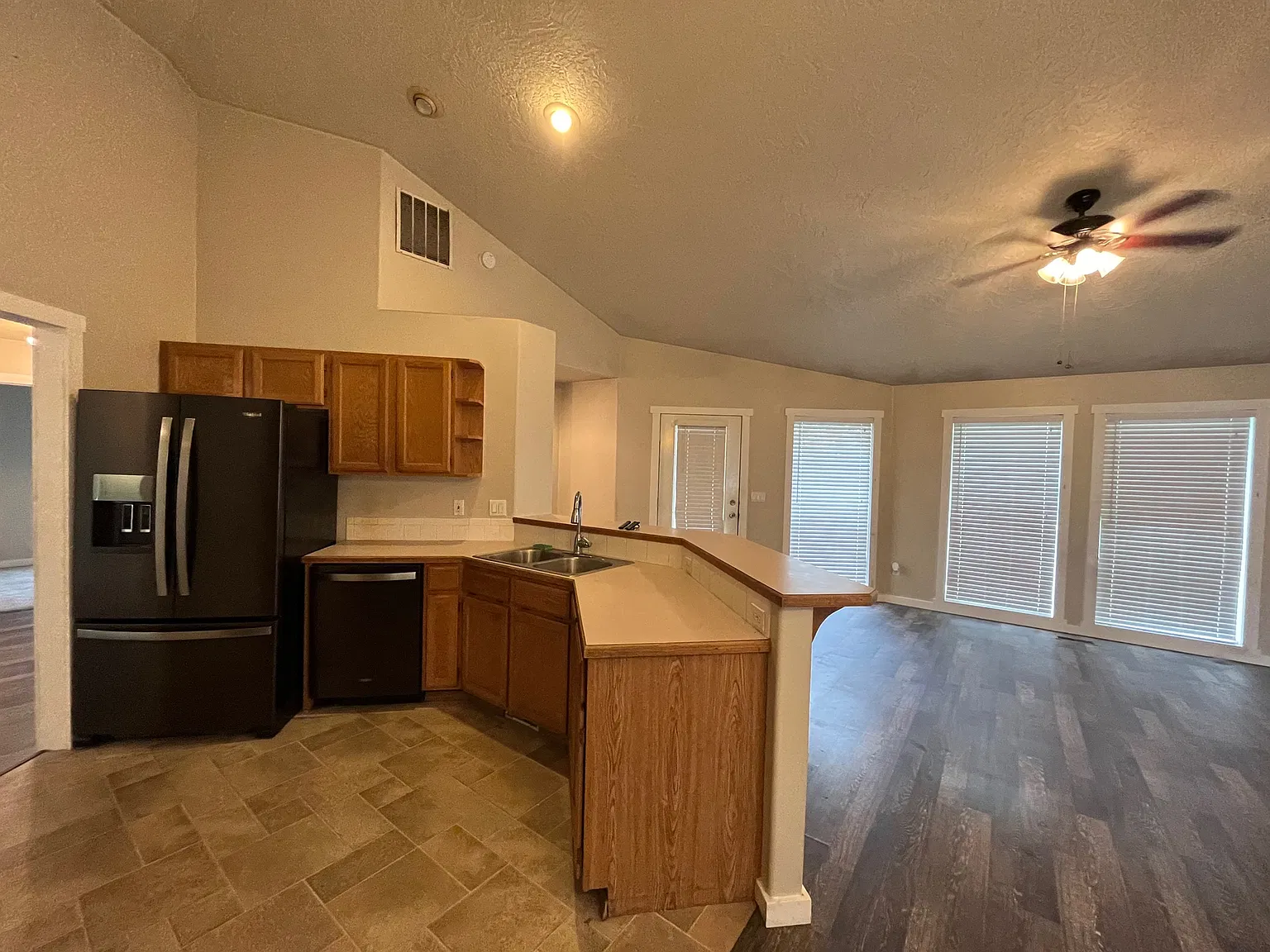 Danridge Ave 4388 - 1 — Photo 4