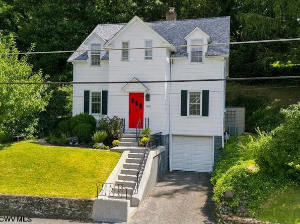 1243 College Park, Fairmont, WV 26554