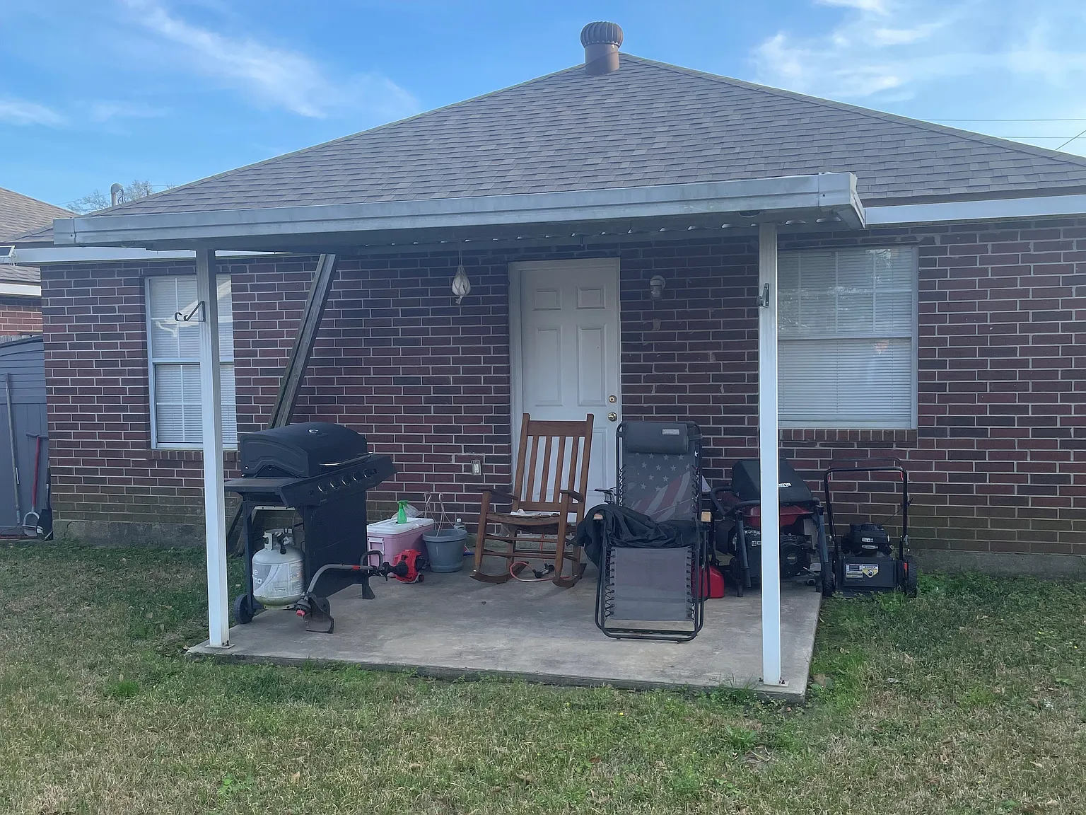 2 bed, 1000 sqft, $1,100 — Photo 4