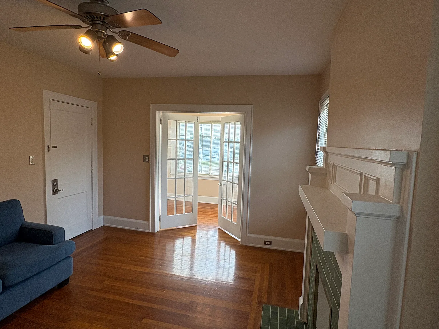 1 bed, 1000 sqft, $1,375 — Photo 4