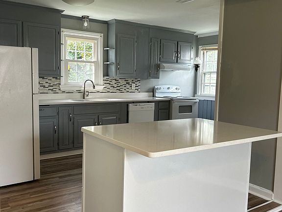 4th image of 12 Albemarle St