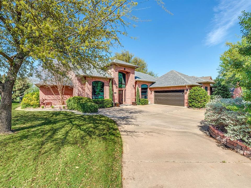 1st image of 26 Fair Green Dr