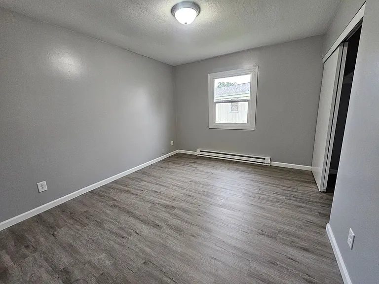 1516 Edgewood Dr — Photo 7