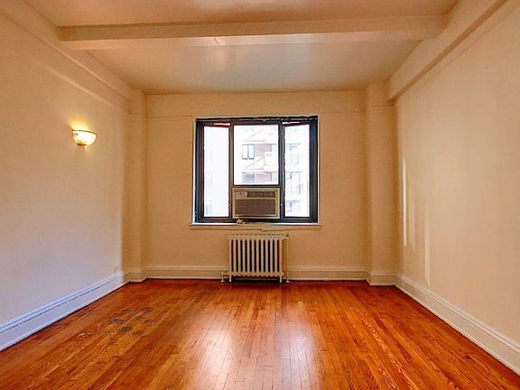 3rd image of 11 Waverly Pl APT 10F