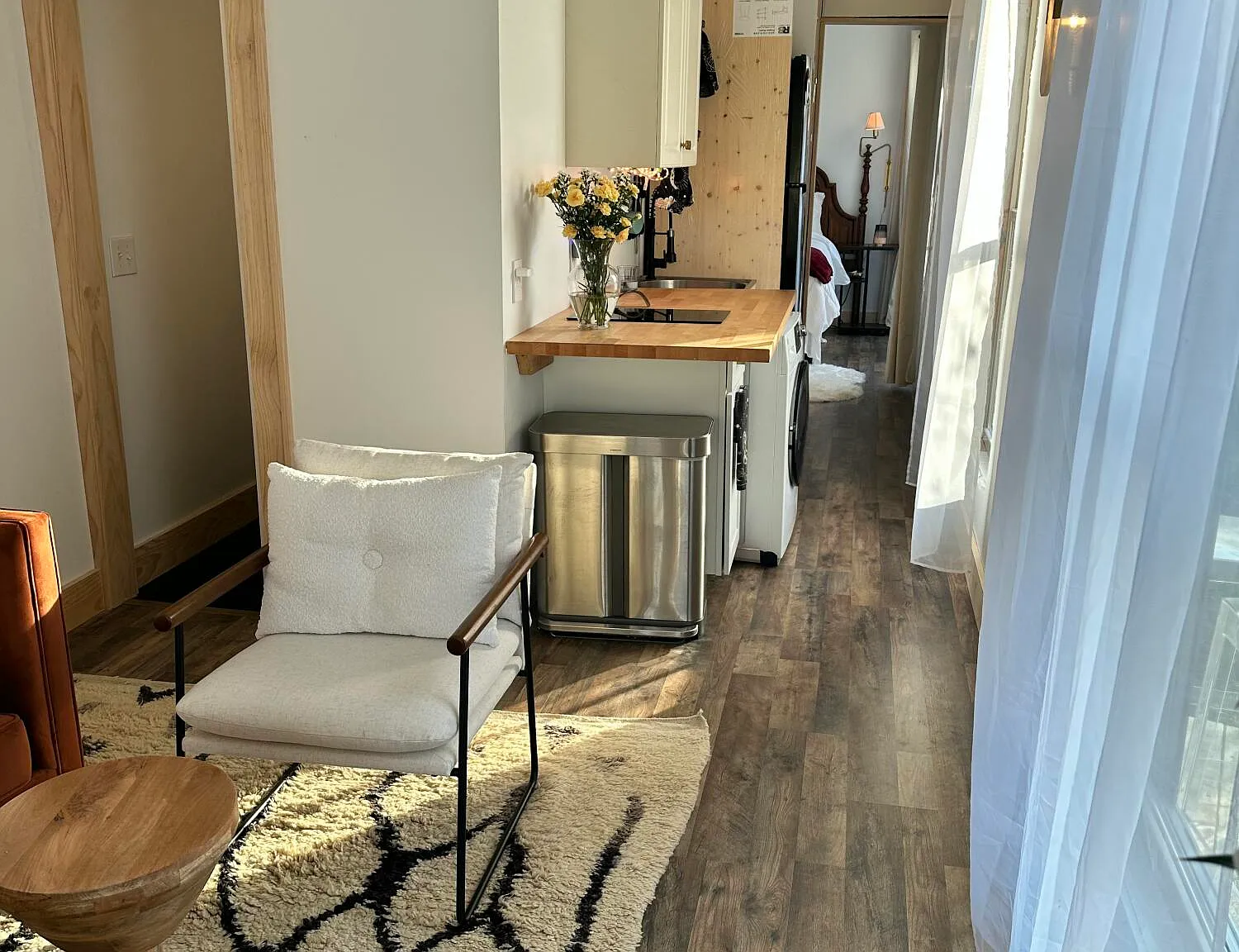 1 bed, 1.0 bath, 650 sqft, $2,000 — Photo 1