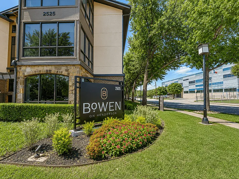 The Bowen on Henderson — Photo 59