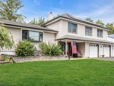 2 Colony Ct, Parsippany, NJ, 07054