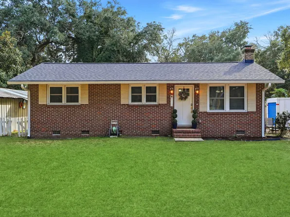 939 Black Oak Rd, Bonneau, SC 29431