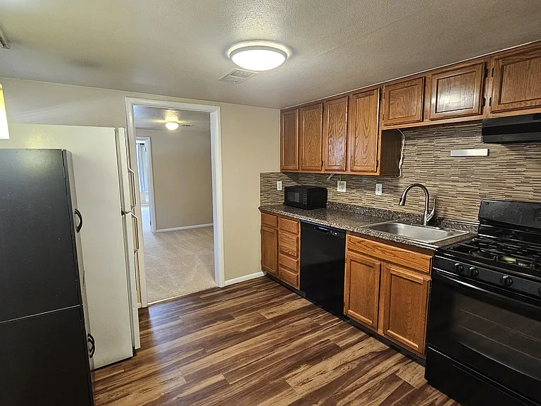 1445 N Quitman St #B — Photo 3