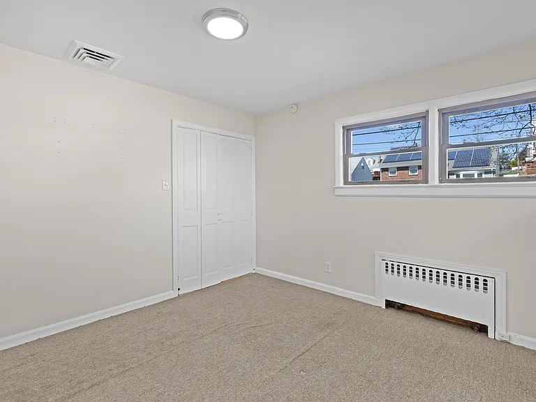 154 Ames St — Photo 7