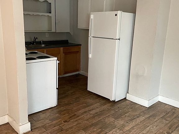 3rd image of 2168 Eleanor Dr Unit B
