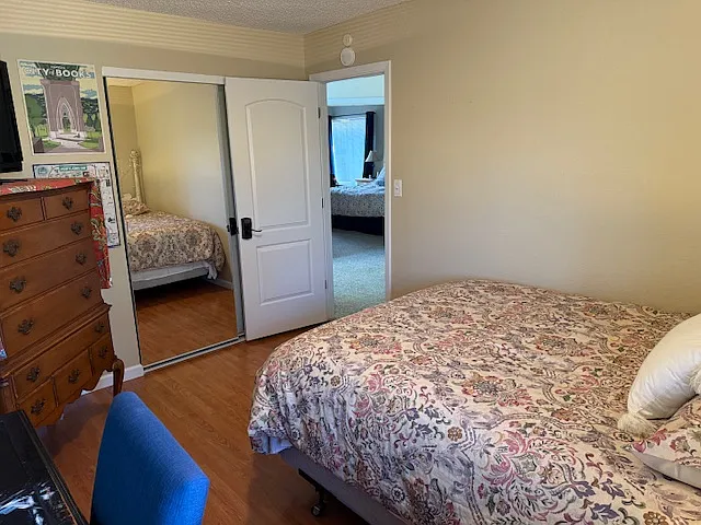 115 Edgewater Pkwy — Photo 12