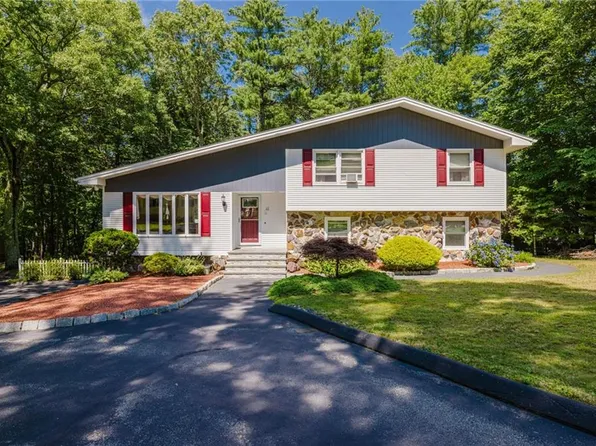 22 Oakview Ter, Glocester, RI 02857