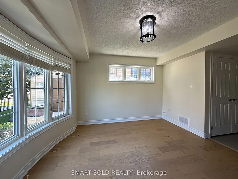 311 Dundas Way — Photo 16