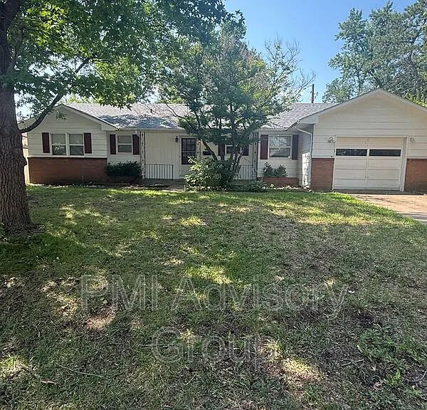 1643 SW Knollwood Dr — Photo 1