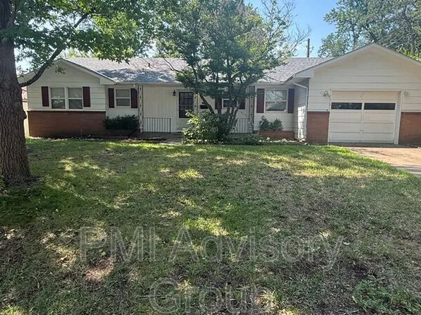 1643 SW Knollwood Dr, Topeka, KS 66611