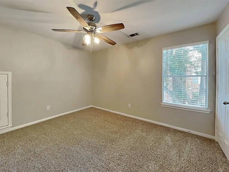 10406 Comanche Springs Ct — Photo 15