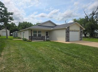 311 S 4th St, Odessa, MO 64076