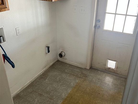 4th image of 10903 E Lone Chimney Rd