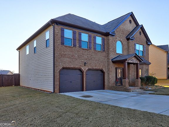 2nd image of 609 Caledon Way