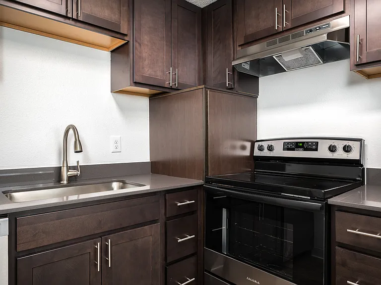 Shady Glen Apartments — Photo 14