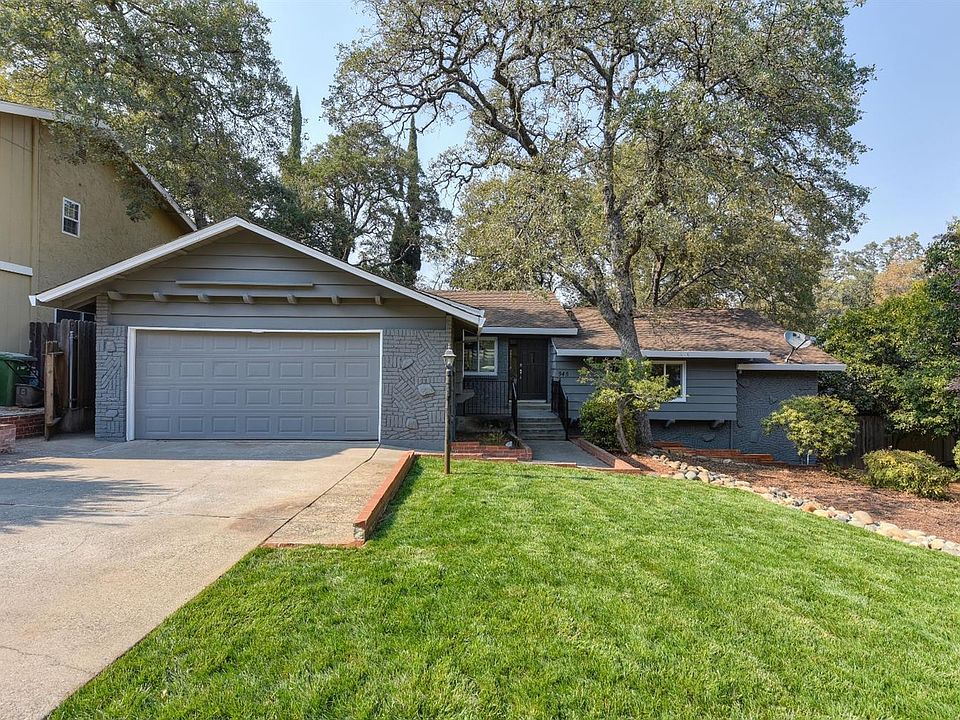 1st image of 945 King George Way