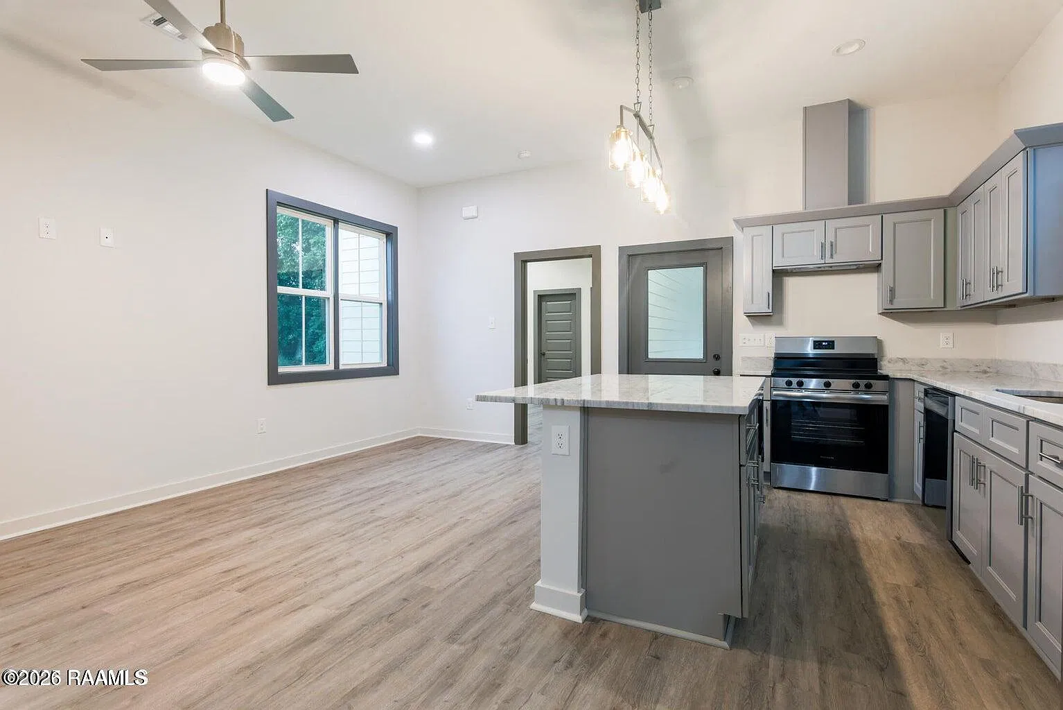 2 bed, 2.5 bath, 1101 sqft, $1,850 — Photo 4