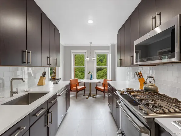 280 Bronxville #8B, Bronxville, NY 10708