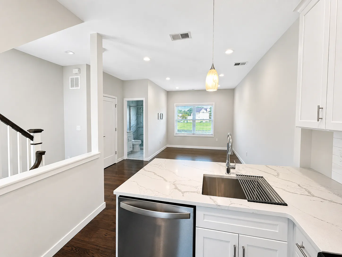 2 bed, 1368 sqft, $3,200 — Photo 3