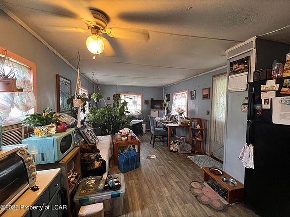 4th image of 2700 Lackawanna Ave
