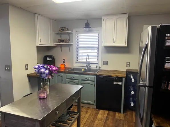 933 Walker St, Janesville, WI 53545