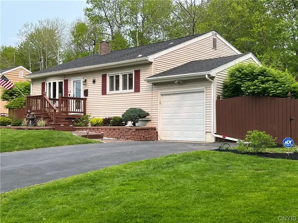 424 Lee Blvd, Utica, NY 13502