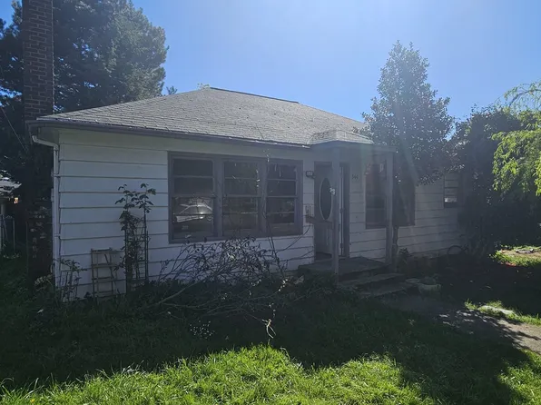 344 S 15th St, Saint Helens, OR 97051