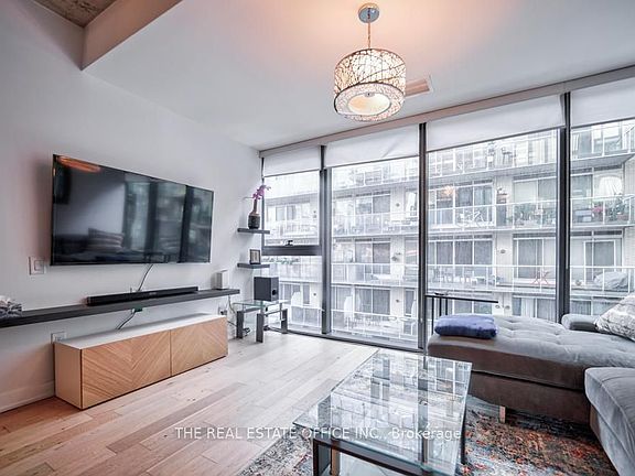 4th image of 629 King St W #331