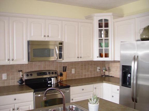 3rd image of 521 Scott Farms Blvd