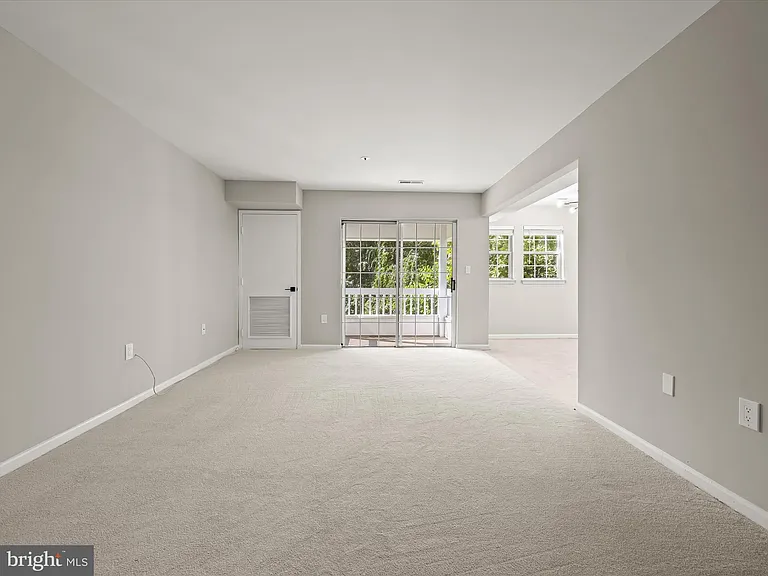 8375 Montgomery Run Rd #F — Photo 32