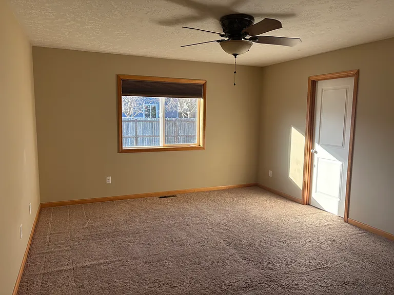 SW Juniper Ave — Photo 9