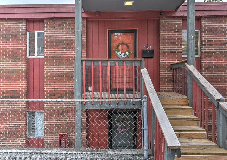 1st image of 176 Arlington Ave
