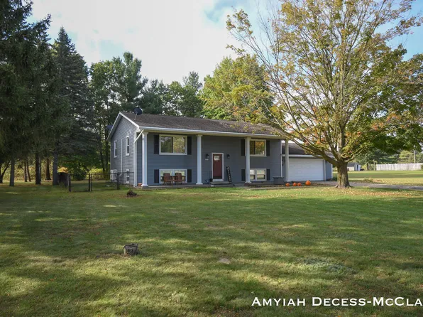 1591 Louva Ct, Belding, MI 48809