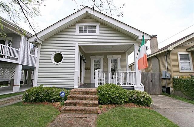 1st image of 733 Hidalgo St