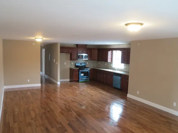 12 Summit St #3, Newark, NJ 07103