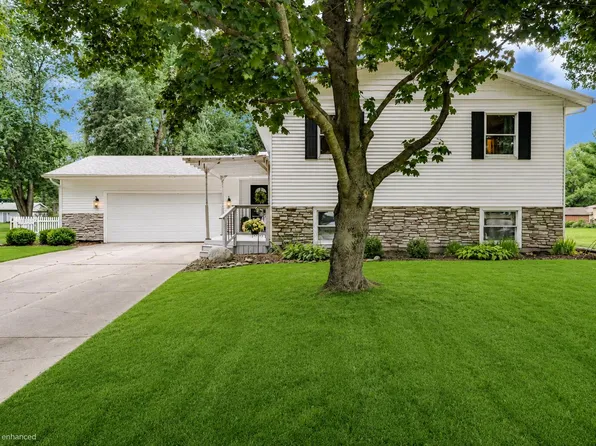 168 Rock Creek Rd, Valparaiso, IN 46383