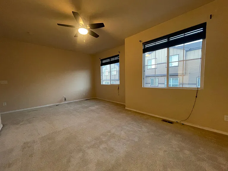 4717 Rowland Hts — Photo 11