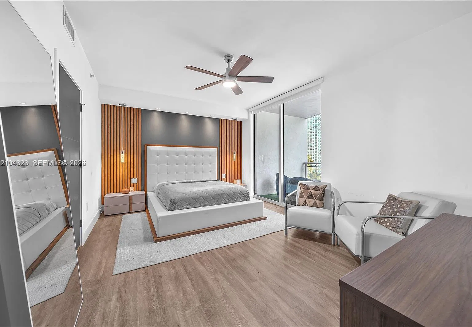Ivy Condo — Photo 3