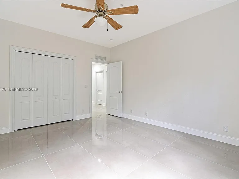 1772 NE 9th St #7 — Photo 20