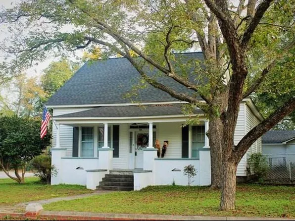 182 Mill St SW, Wagener, SC 29164