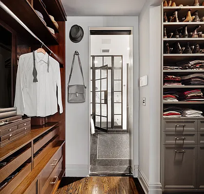 Sold by Compass | media 14